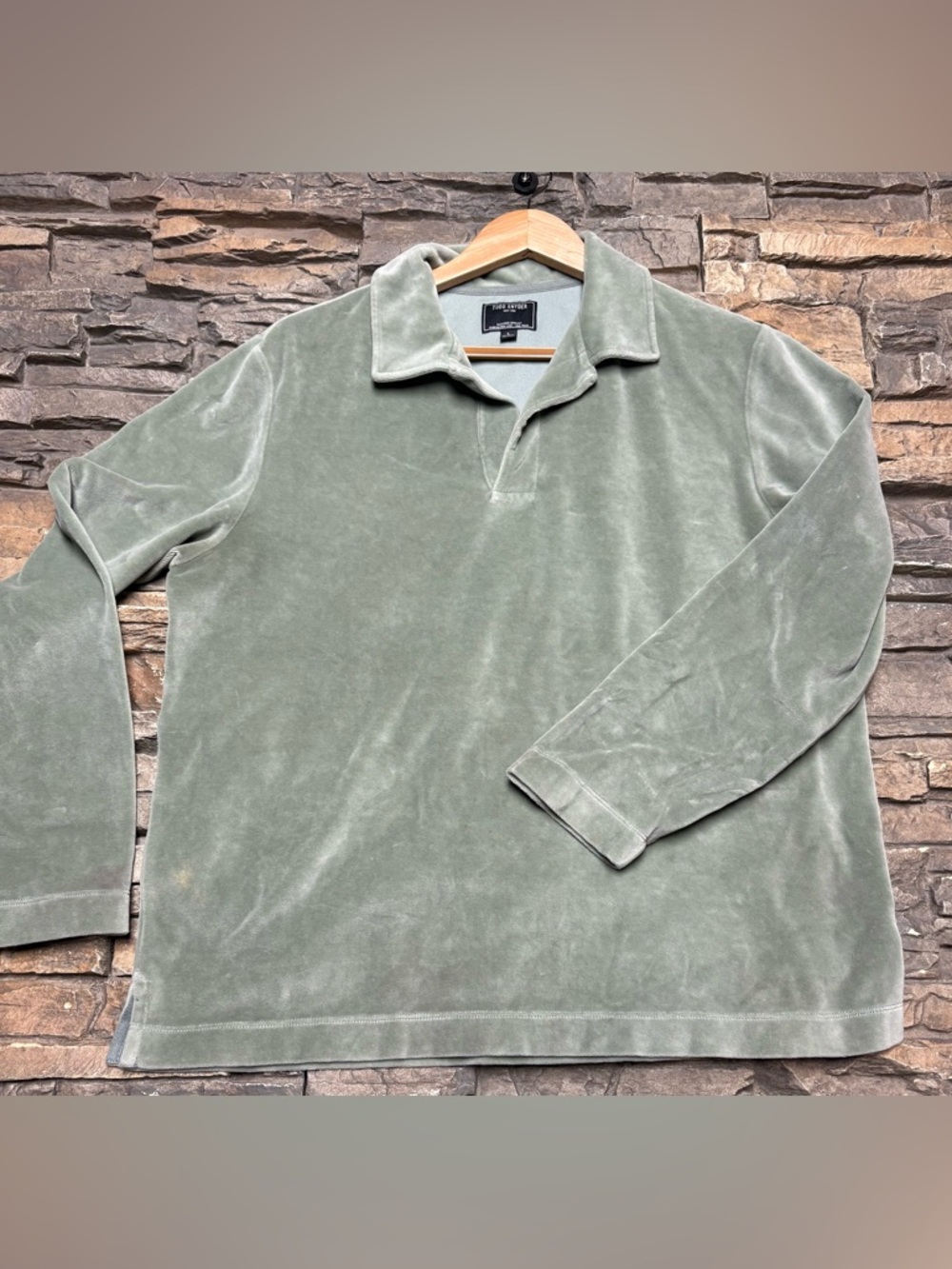 Todd Snyder Men’s Velour Shirt Sz L Green V Neck Collared Pullover FLAWS